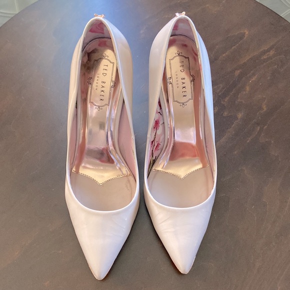Ted Baker Nude Pink Patent Leather Heels- rose gold embellishments fits like 8.5 - Picture 9 of 9